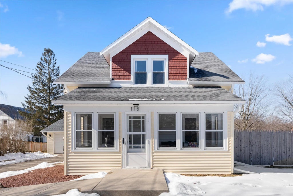 118 Church St, Theresa