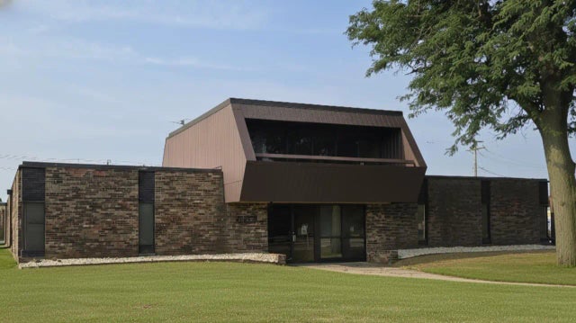 803 W College Ave, Waukesha