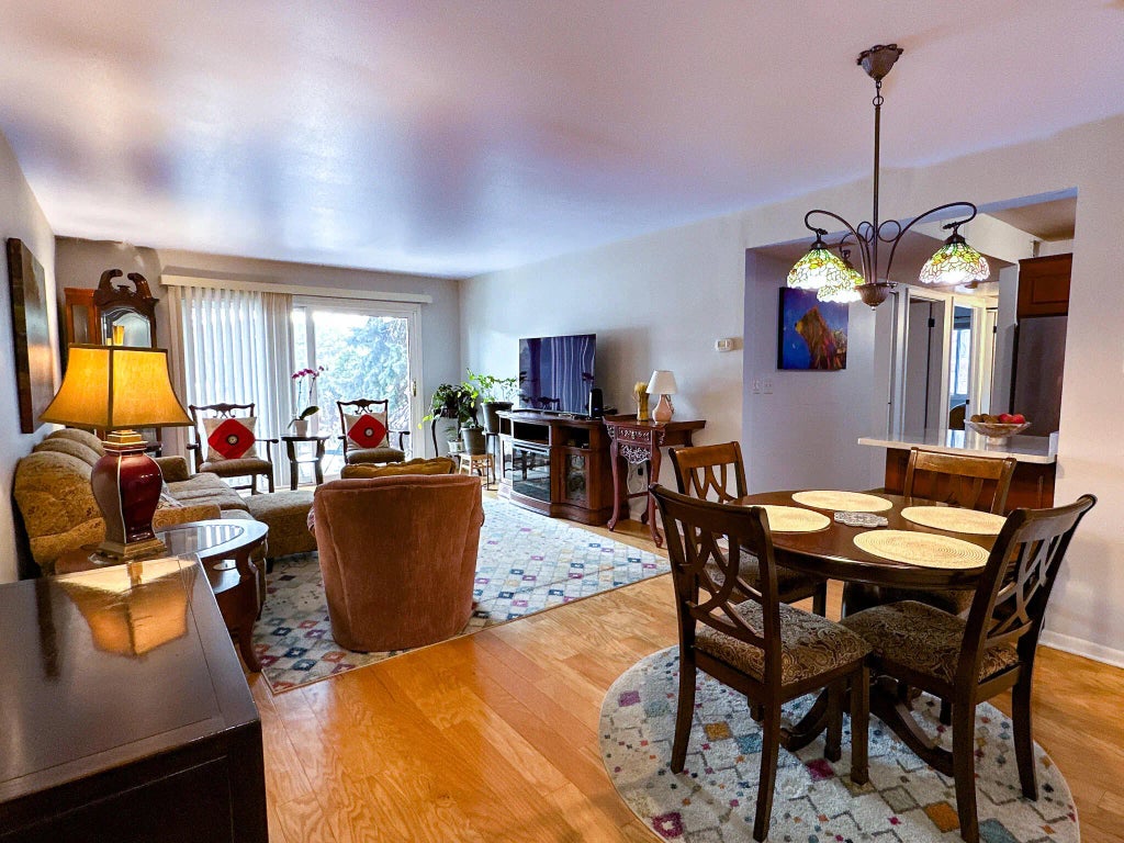 1618 S 115th Ct 103, West Allis