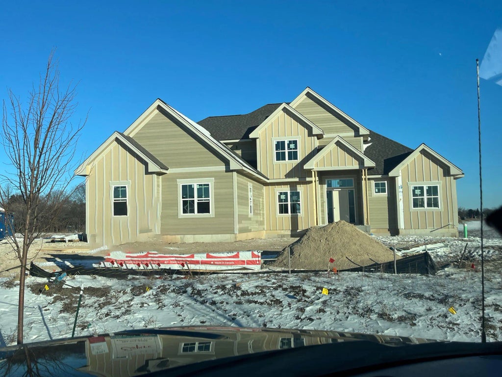 9951 N Cygnet Ct, Mequon