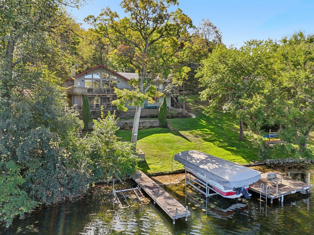 W5706 Bubbling Springs Dr, La Grange