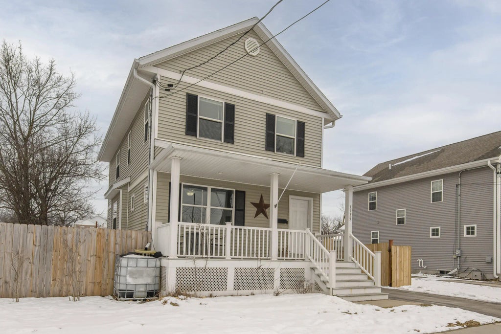 1135 White Rock Ave, Waukesha