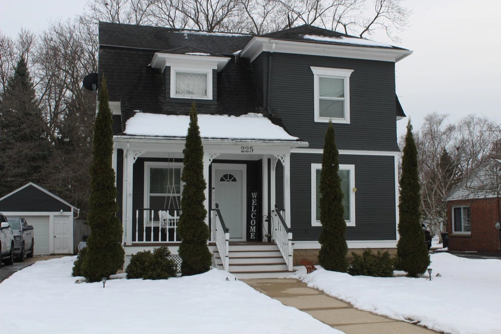 225 Maple Ave, Walworth