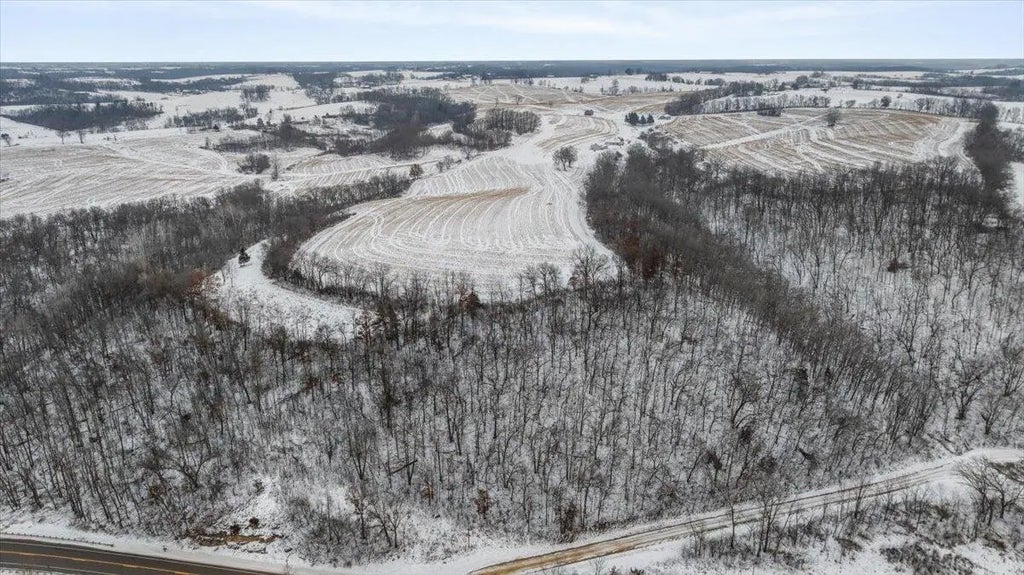 E8527 Nelson Rd, Kickapoo