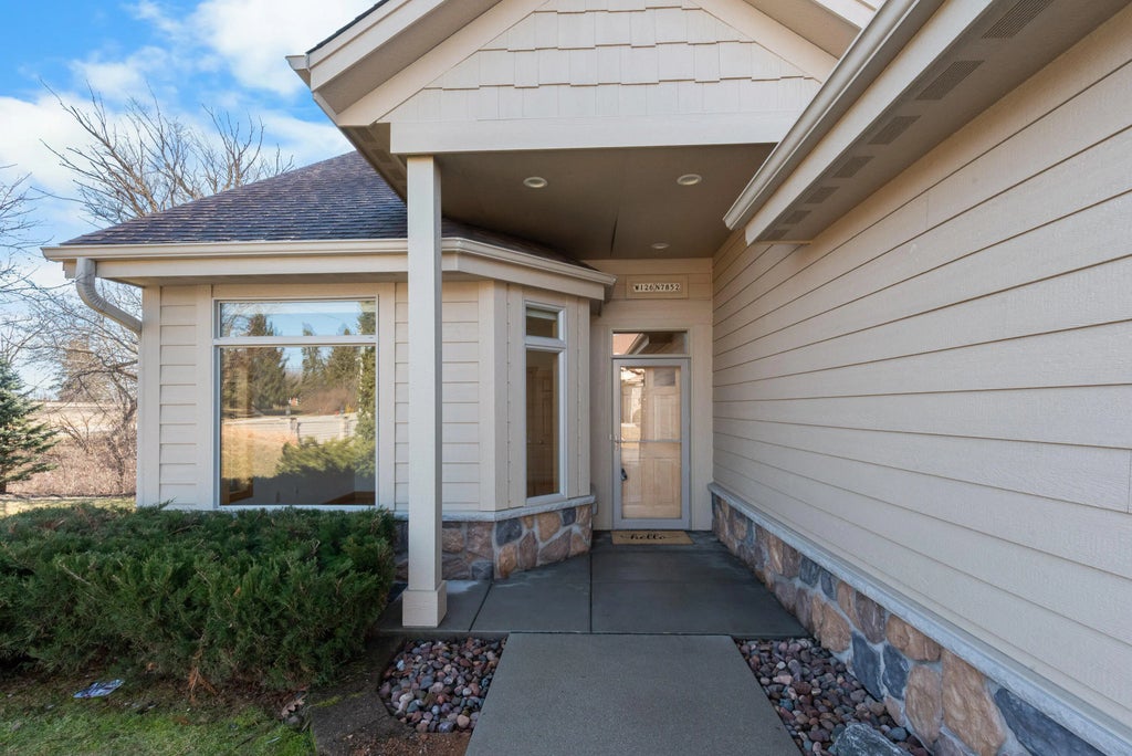 W126n7852 Riverview Ln 51, Menomonee Falls