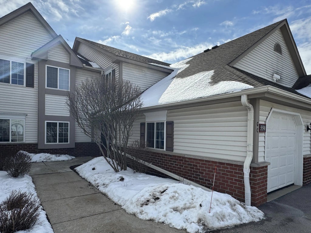 550 Pewaukee Rd C, Pewaukee