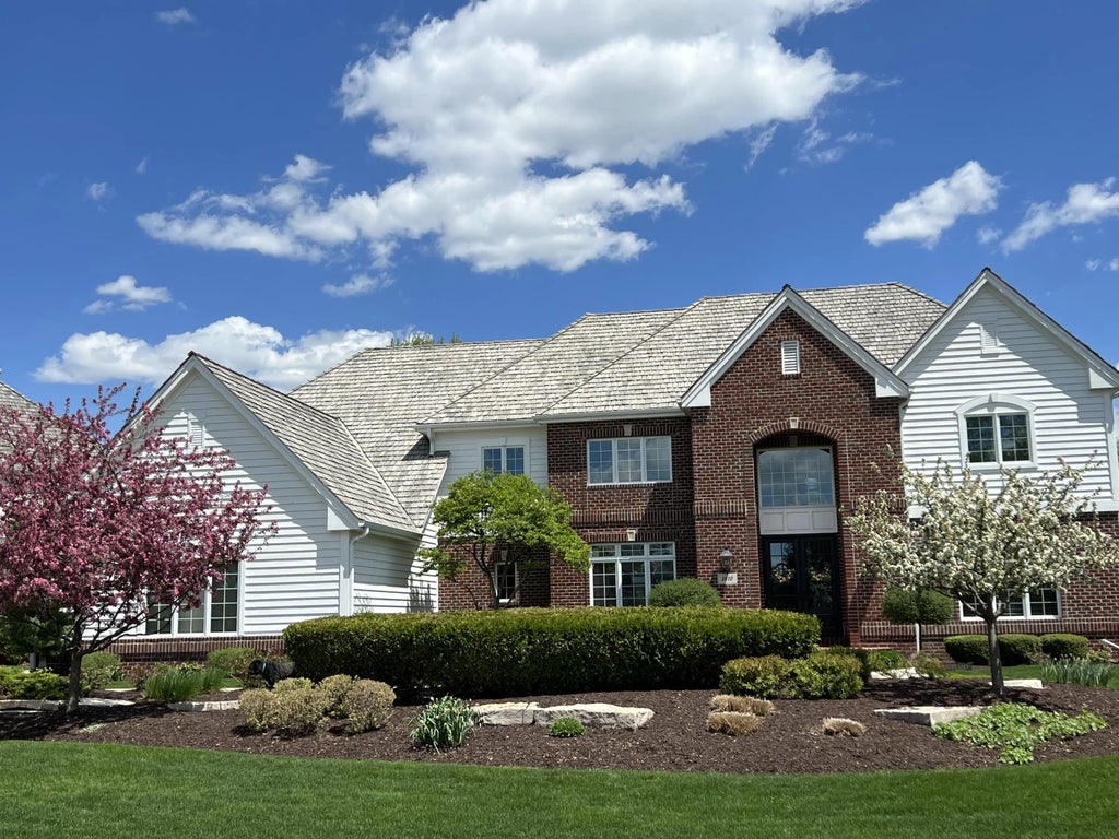 1810 E Bristlecone Dr, Hartland