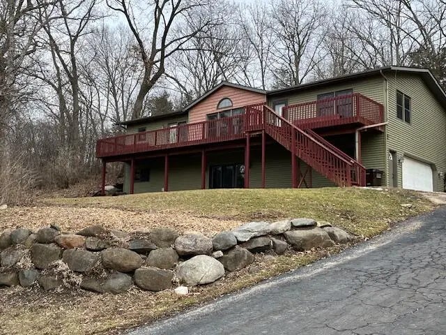 710 W Blackhawk Dr, Fort Atkinson