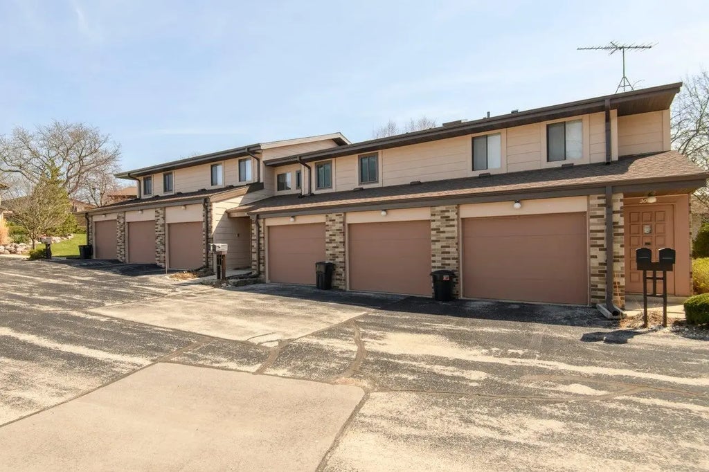 309 Cheviot Chase - 5, Waukesha