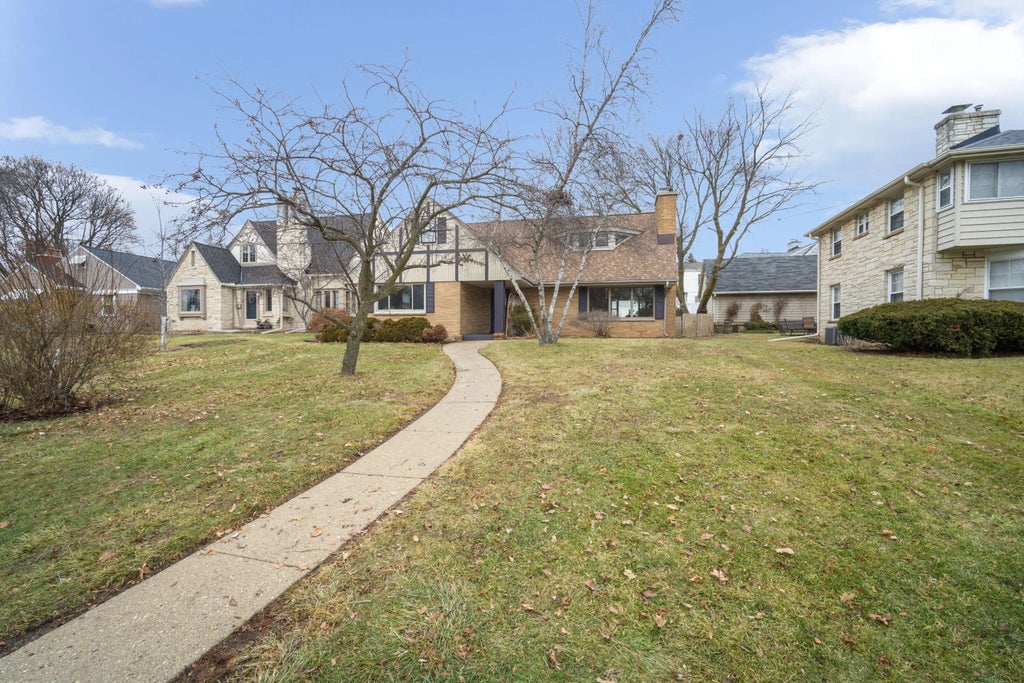 2020 Menomonee River Pkwy, Wauwatosa