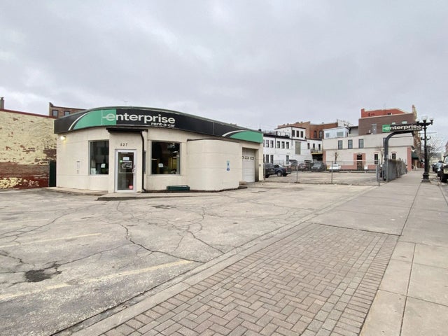 227 3rd St S, La Crosse