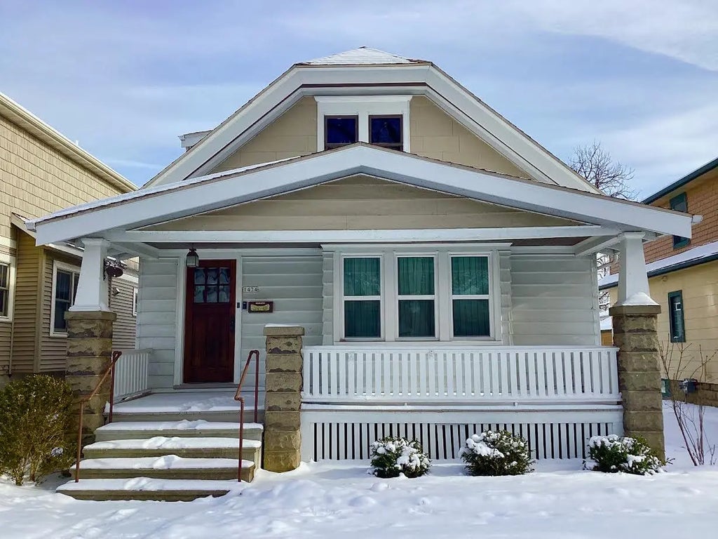 1434 N 66th St, Wauwatosa