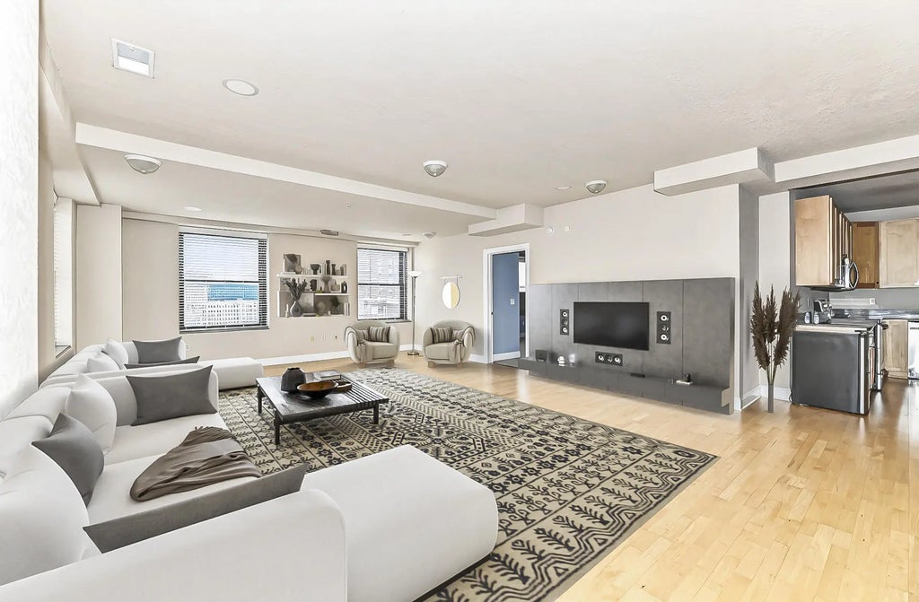 606 W Wisconsin Ave 1702, Milwaukee