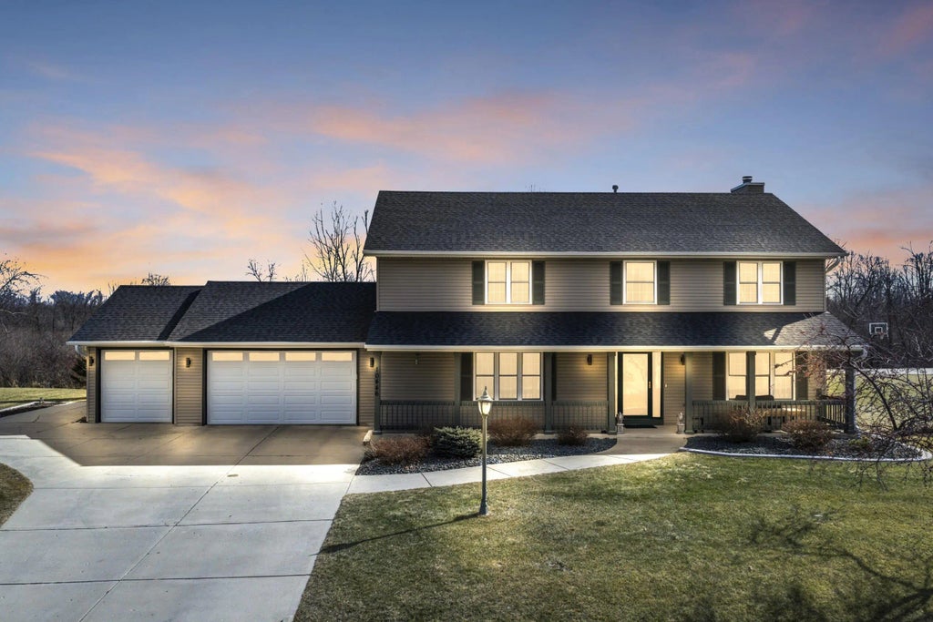 10446 S George Dr, Oak Creek