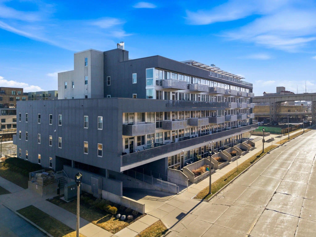 1902 N Commerce St 105, Milwaukee