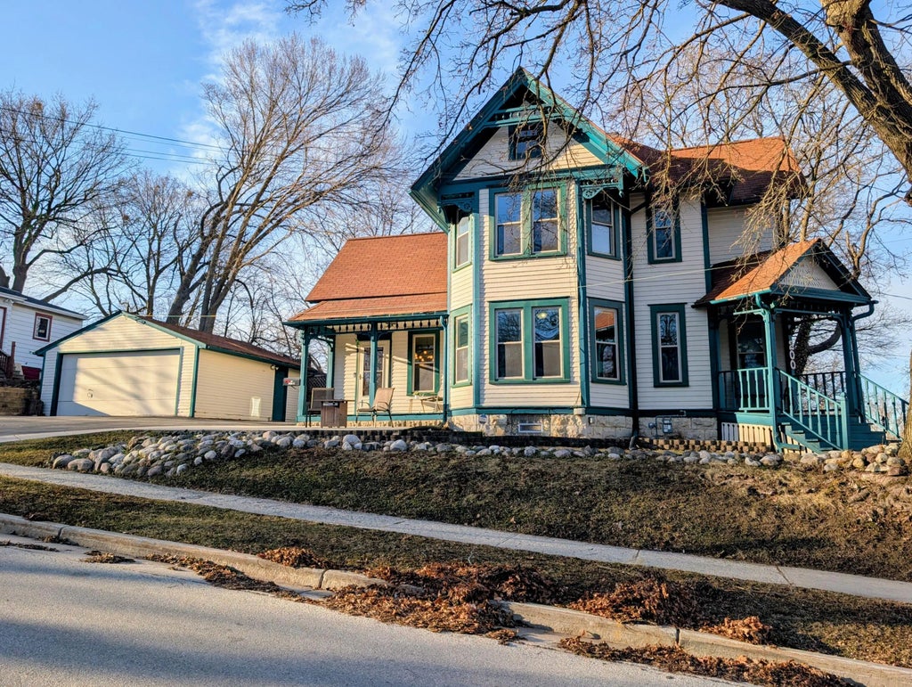 200 Spring St, Waukesha