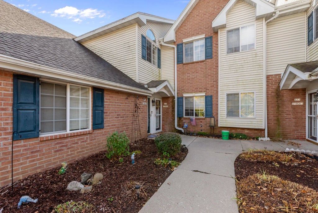 S77w19351 Lakewood Dr, Muskego