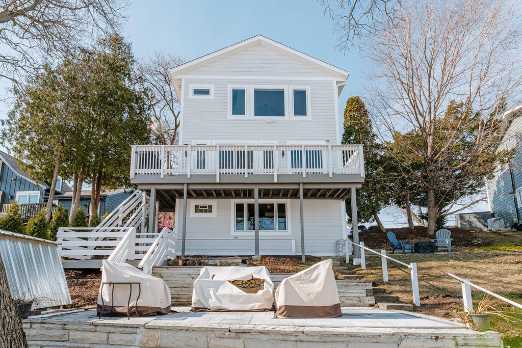 W351n5322 Road C -, Oconomowoc