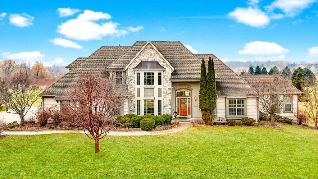 1183 Aspen Ct, Grafton