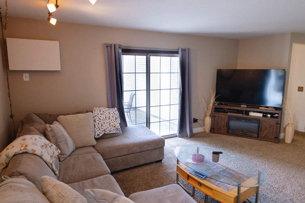 401 Slinger Rd 1, Slinger