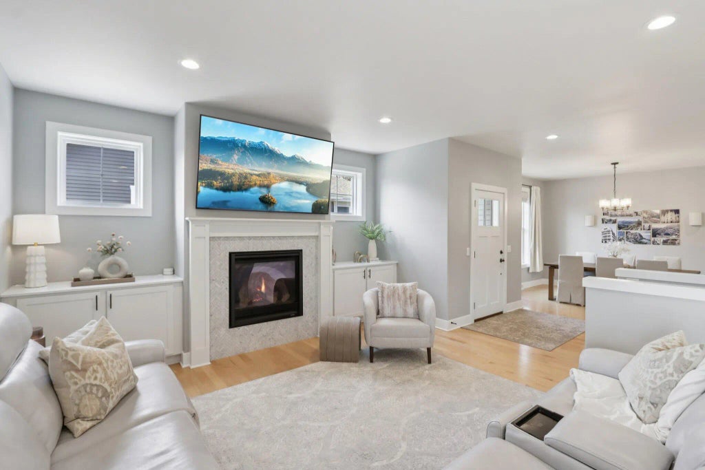 W7986 County Rd B - 8, Lake Mills