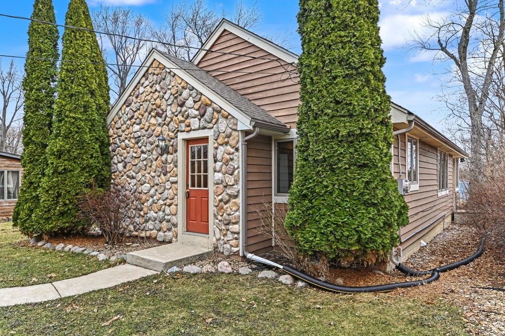 7307 West View Dr, Norway