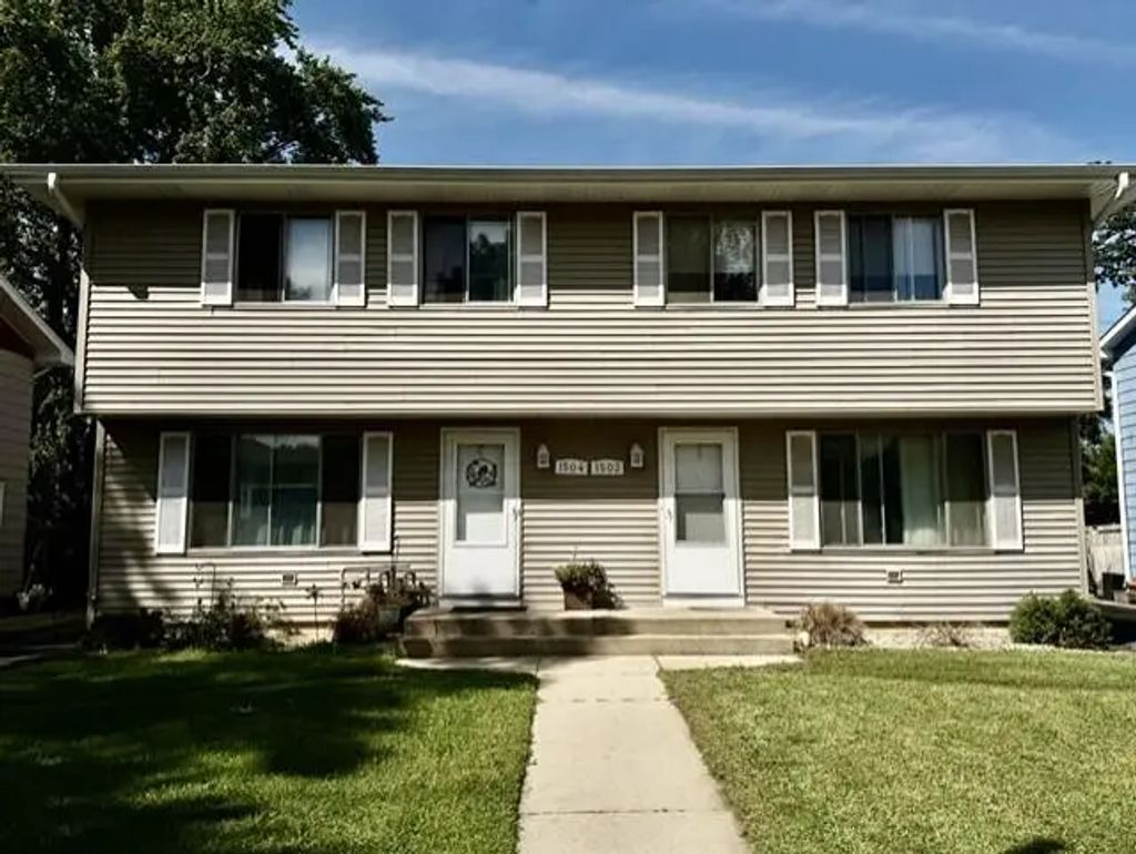 1502 87th Pl 1504, Kenosha