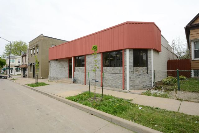1112 S 60th St, West Allis