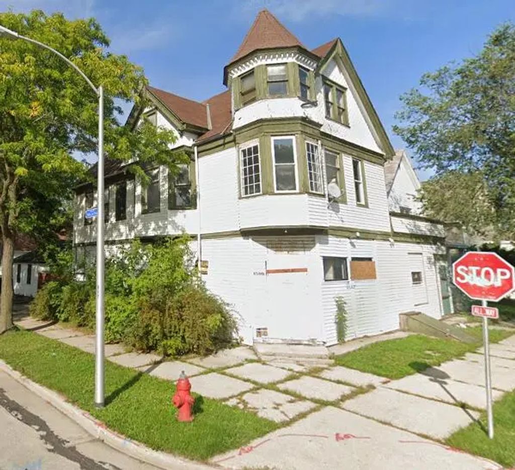 1034 W Hadley St 1038, Milwaukee