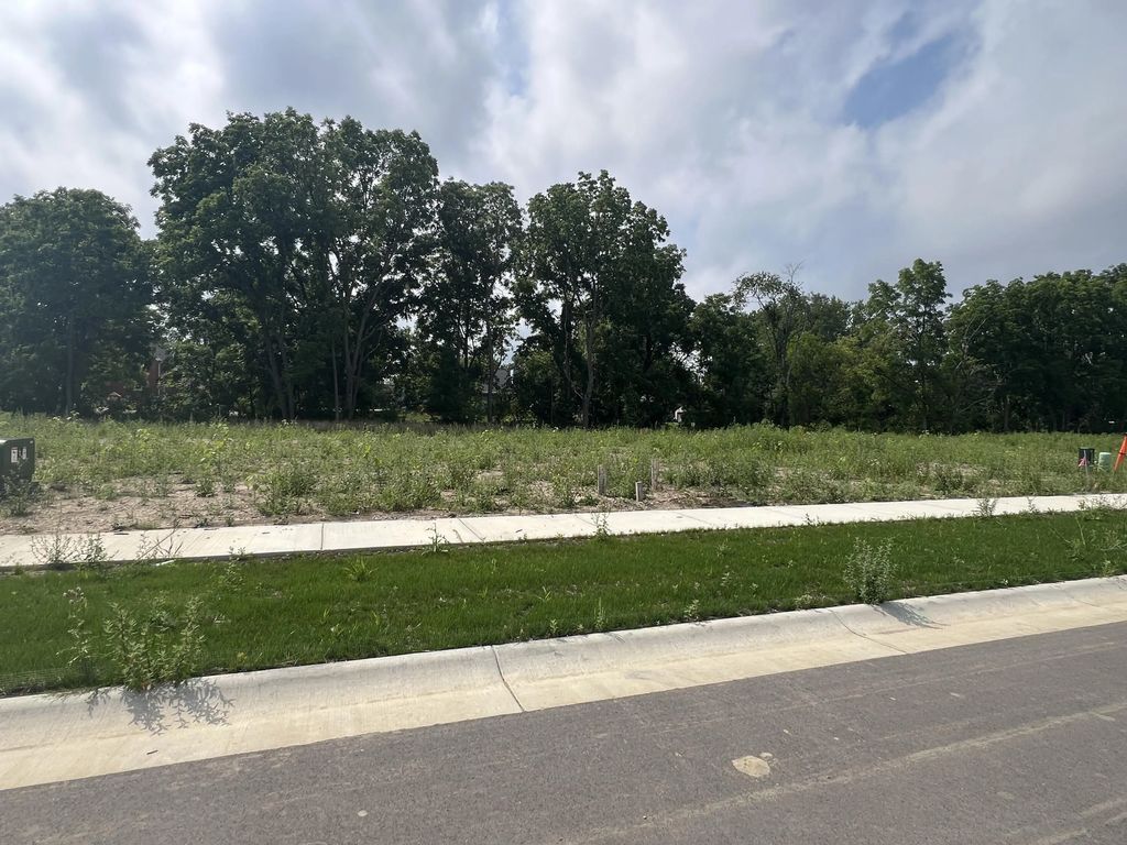 Lt2 Edgemont Dr, Oak Creek