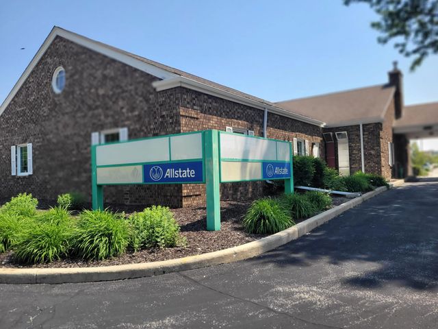 100 E Sunset Dr 120-130, Waukesha