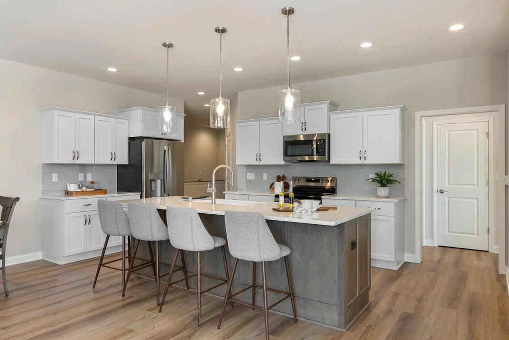 847 N Verona Cir 6, Grafton