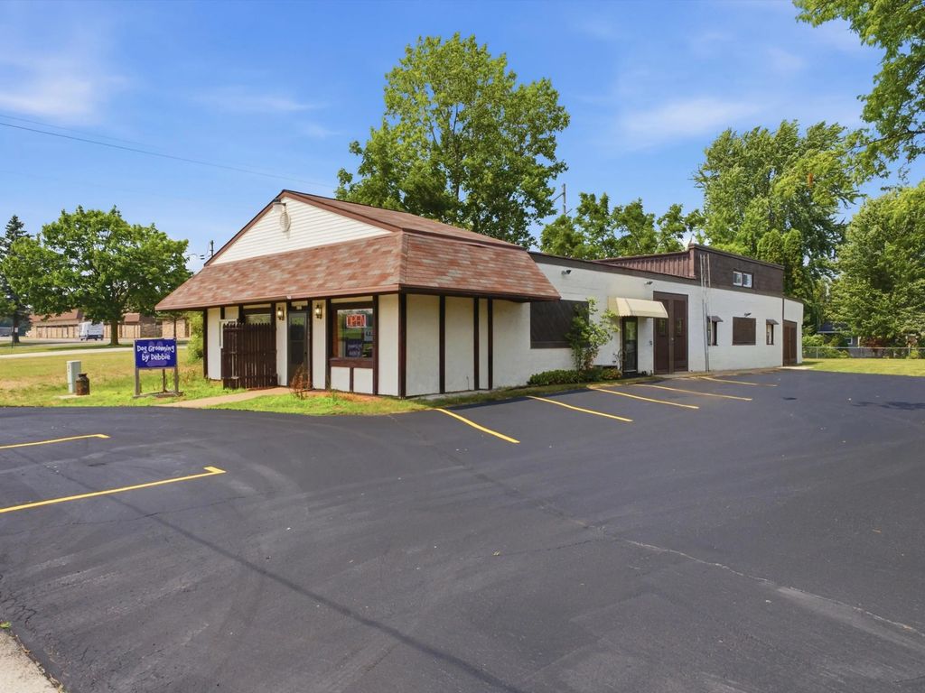4326 Michigan Ave, Manitowoc