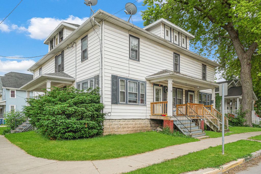 74 W Division St, Fond Du Lac