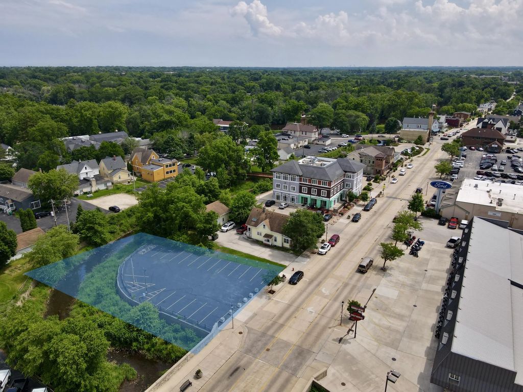 144 N Main St, Thiensville