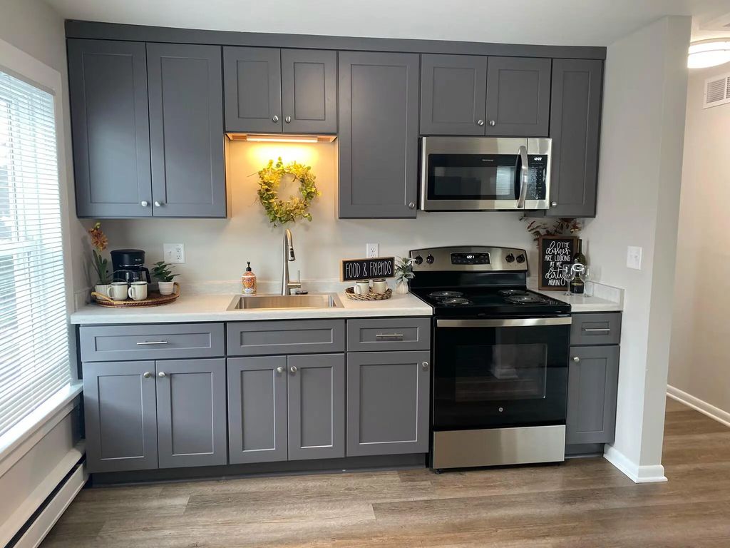 142 Main St 144, Sullivan