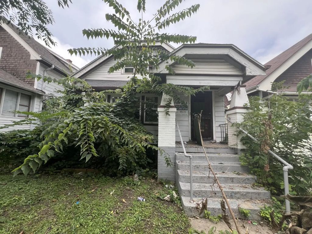 3729 N Vel R Phillips Ave, Milwaukee