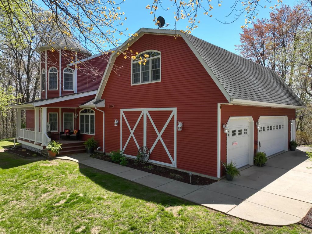 W10753 Hannon Rd, Adams