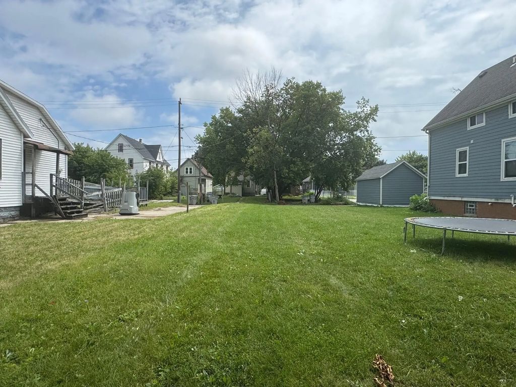 2448 N 16th St, Milwaukee