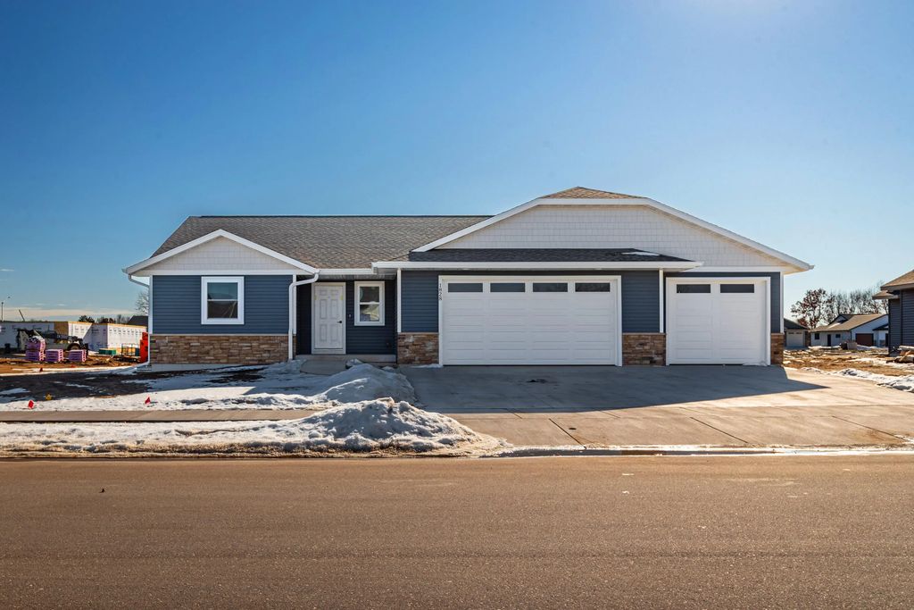 1828 Arches Dr, Holmen