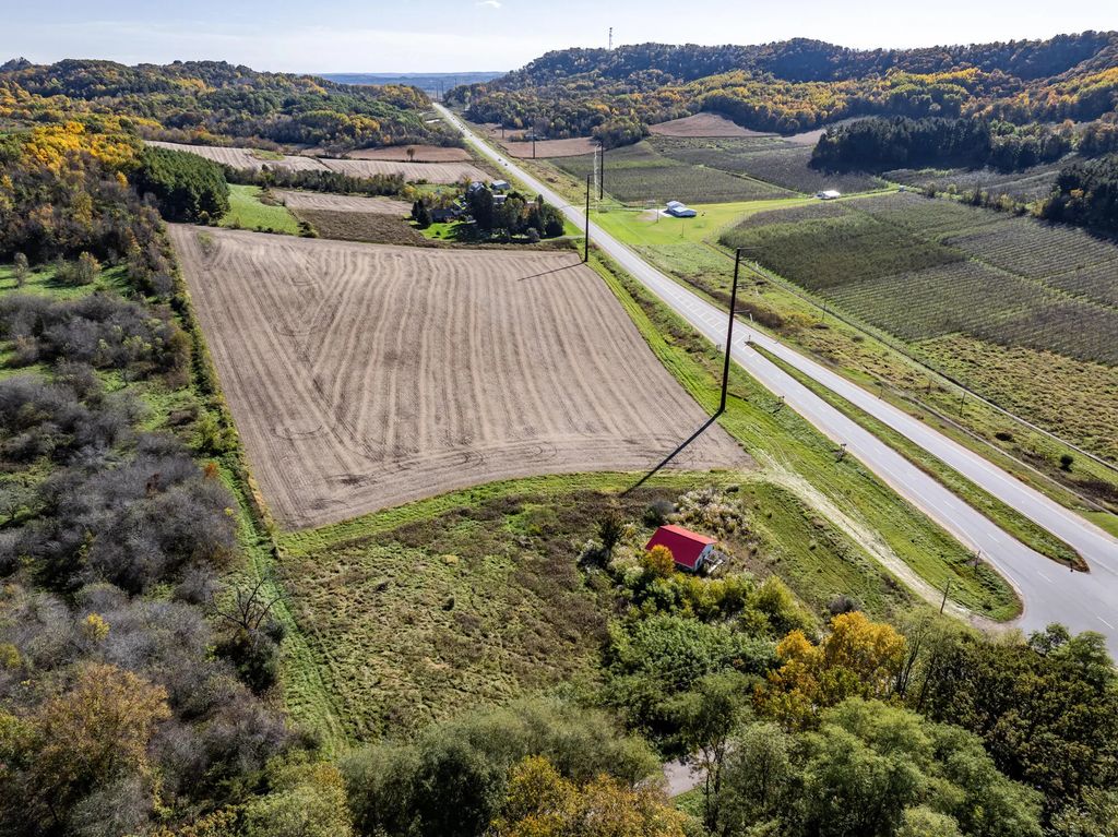 N16450 Hilltop Ln, Gale