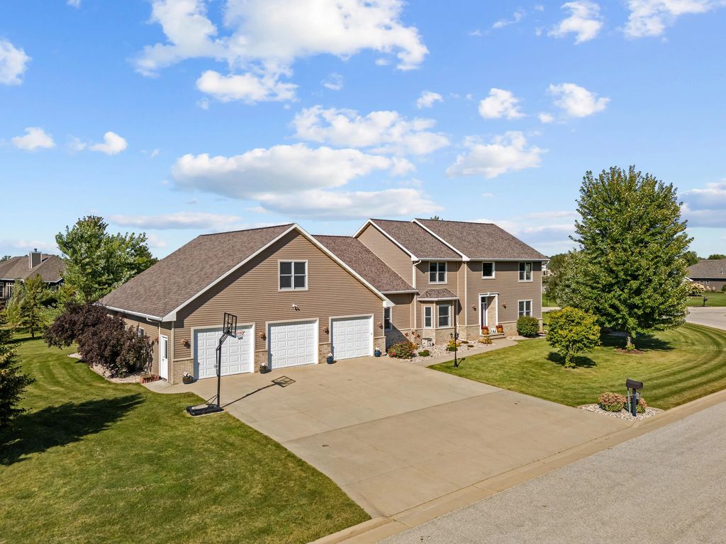 W5071 Cherrywood Ct, Sherwood