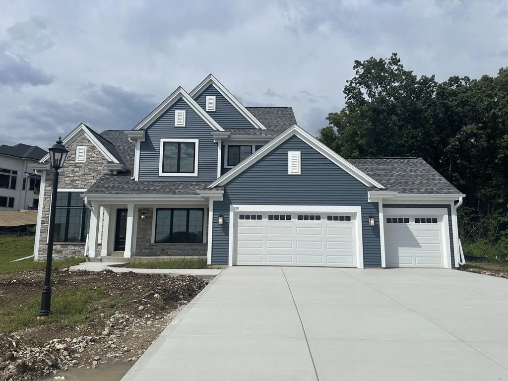 114 Retzer View Ct, Waukesha