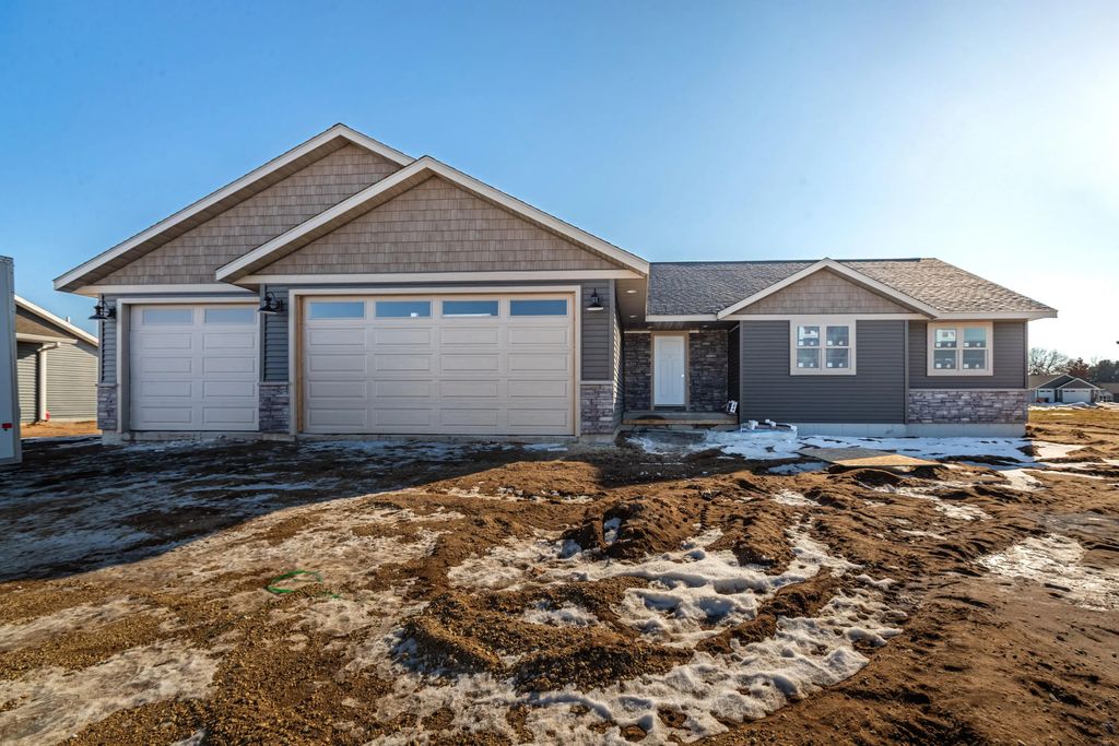 1838 Arches Dr, Holmen