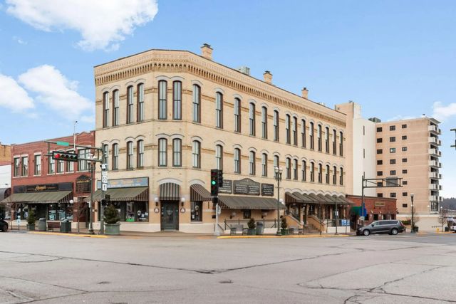 772 W Main St 301, Lake Geneva