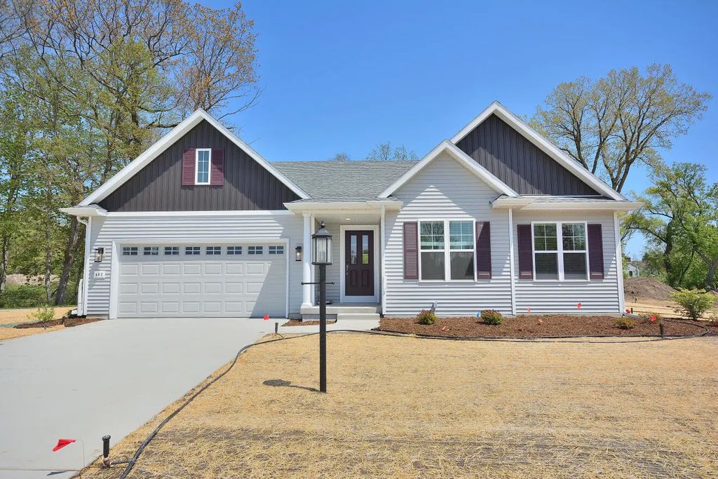 802 5 Mile Rd, Caledonia