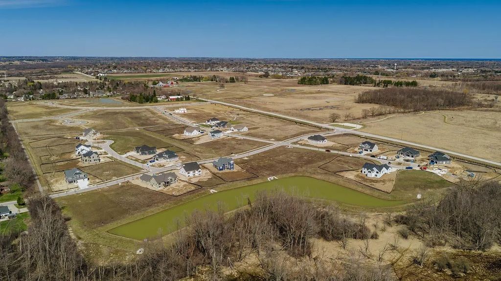 9747 N Migratory Ct Lt7, Mequon