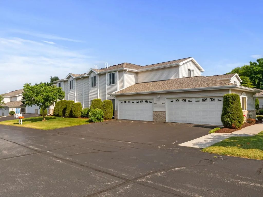 4026 Hazelnut Ct, Sheboygan