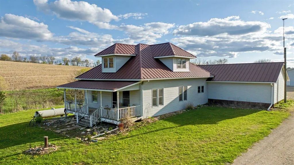 E8527 Nelson Rd, Kickapoo