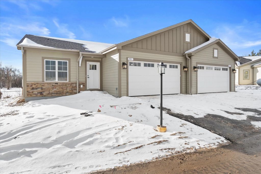 7014 Stonewood Ln, Lannon